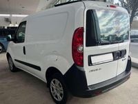 Usata Fiat Doblò Lounge 105 CV (77 kW) 2021 Bianco Monovolume