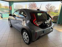 Usata Toyota Aygo X Edition 72 CV (52 kW) 2025 Grigio SUV