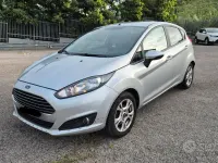 Usata Ford Fiesta Titanium 95 CV (69 kW) 2014 Grigio Utilitaria