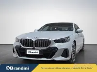 Usata BMW 520 M Sport 197 CV (144 kW) 2023 Brooklin grey met. Berlina