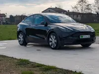 Usata Tesla Model Y RWD 88 kW (120 CV) 2024 Nero SUV