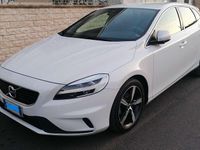 Usata Volvo V40 R-Design 120 CV (88 kW) 2018 Bianco Berlina