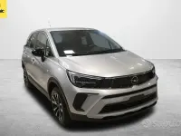 Usata Opel Crossland Elegance 110 CV (80 kW) 2024 Grigio SUV