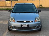 Usata Ford Fiesta Titanium 68 CV (50 kW) 2007 Blu Utilitaria