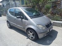Begagnad Mercedes A160 102 HK (75 kW) 1999 Grå Halvkombi