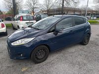 Usata Ford Fiesta 80 CV (58 kW) 2015 Blu Berlina