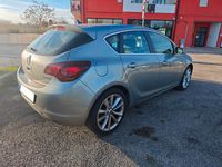 Usata Opel Astra Cosmo 140 CV (102 kW) 2011 Argento Berlina