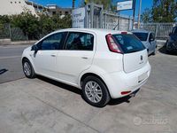 Usata Fiat Punto Street 77 CV (56 kW) 2016 Bianco Utilitaria