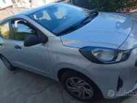 Usata Hyundai i10 67 CV (49 kW) 2023 Grigio Utilitaria