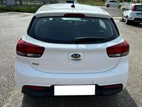 Usata Kia Rio 84 CV (61 kW) 2019 Bianco Utilitaria