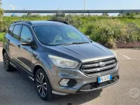 Usata Ford Kuga ST-Line 2017 Grigio SUV