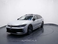 Usata VW Passat R-line 150 CV (110 kW) 2024 Dolomite silver metallizzato Station wagon