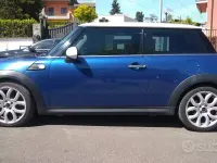 Usata Mini Cooper D Pepper 109 CV (80 kW) 2009 Blu Utilitaria