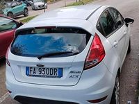 Usata Ford Fiesta 75 CV (55 kW) 2015 Bianco Berlina