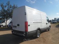 Occasion Iveco Daily 110 ch (80 kW) 2002 Blanc Van