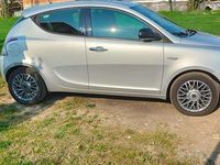 Usata Lancia Ypsilon Gold 69 CV (50 kW) 2012 Argento Utilitaria