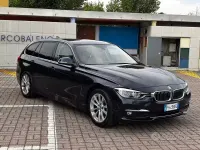 Usata BMW 318 Luxury Line 150 CV (110 kW) 2017 Blu Station wagon