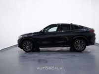 Usata BMW X6 M Sport 340 CV (250 kW) 2022 Saphirschwarz metallizzato SUV