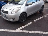 Begagnad Toyota Yaris 90 HK (66 kW) 2007 Grå Sedan