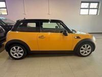 Usata Mini Cooper D 109 CV (80 kW) 2009 Giallo Utilitaria