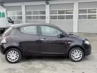 Usata Lancia Ypsilon Gold 69 CV (50 kW) 2014 Viola Utilitaria