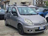 Usata Toyota Yaris Verso Sol 84 CV (61 kW) 2004 Grigio Monovolume