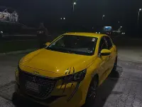 Usata Peugeot 208 101 CV (74 kW) 2019 Giallo Utilitaria