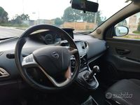 Usata Lancia Ypsilon Gold 70 CV (51 kW) 2022 Nero Utilitaria