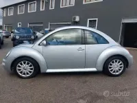 Usata VW New Beetle 105 CV (77 kW) 2006 Grigio Utilitaria
