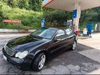 Usata Mercedes C220 150 CV (110 kW) 2004 Nero Berlina