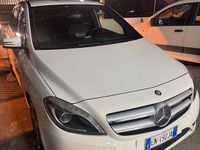 Usata Mercedes B180 Premium 109 CV (80 kW) 2013 Bianco Utilitaria