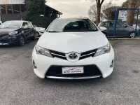 Usata Toyota Auris Touring Sports Lounge 90 CV (66 kW) 2014 Bianco Station wagon