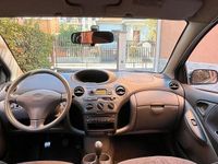 Usata Toyota Yaris Sol 75 CV (55 kW) 2003 Argento Berlina