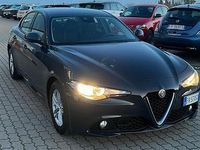 Usata Alfa Romeo Giulia 150 CV (110 kW) 2019 Grigio Berlina