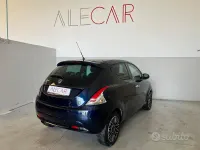 Usata Lancia Ypsilon 69 CV (50 kW) 2017 Blu Utilitaria