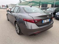 Usata Alfa Romeo Giulia Executive 160 CV (117 kW) 2020 Grigio Berlina