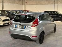 Usata Ford Fiesta Titanium 60 CV (44 kW) 2010 Bianco Utilitaria