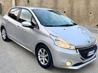 Usata Peugeot 208 Active 68 CV (50 kW) 2012 Argento Utilitaria