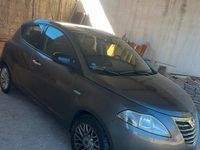 Usata Lancia Ypsilon Gold 95 CV (69 kW) 2015 Grigio Utilitaria