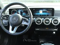 Gebraucht Mercedes A180 Premium 136 PS (100 kW) 2019 Rot Limousine