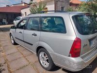 Usado Ford Focus 100 HP (73 kW) 2001 Cinzento Carrinha