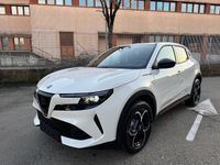 Nuova Alfa Romeo Junior Edizione Speciale 145 CV (106 kW) 2025 Bianco pastello SUV