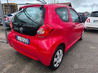 Usata Toyota Aygo 67 CV (49 kW) 2008 Rosso Utilitaria
