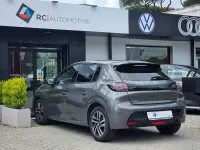 Usata Peugeot 208 Allure 101 CV (74 kW) 2023 Grigio Utilitaria