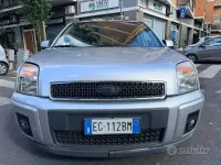 Usata Ford Fusion 76 CV (55 kW) 2011 Grigio Utilitaria