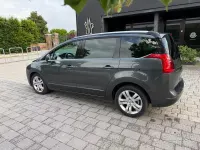 Usata Peugeot 5008 Active 112 CV (82 kW) 2012 Grigio Monovolume