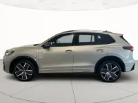 Nuova VW Tiguan R-line Plus 204 CV (150 kW) 2026 Dolomite silver metallizzato SUV