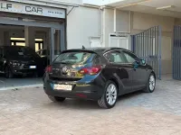 Usata Opel Astra Cosmo 125 CV (91 kW) 2012 Nero Berlina