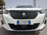 Usata Peugeot 2008 Allure 131 CV (96 kW) 2022 Bianco SUV