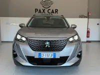 Usata Peugeot e-2008 Allure 100 kW (136 CV) 2021 Argento SUV
